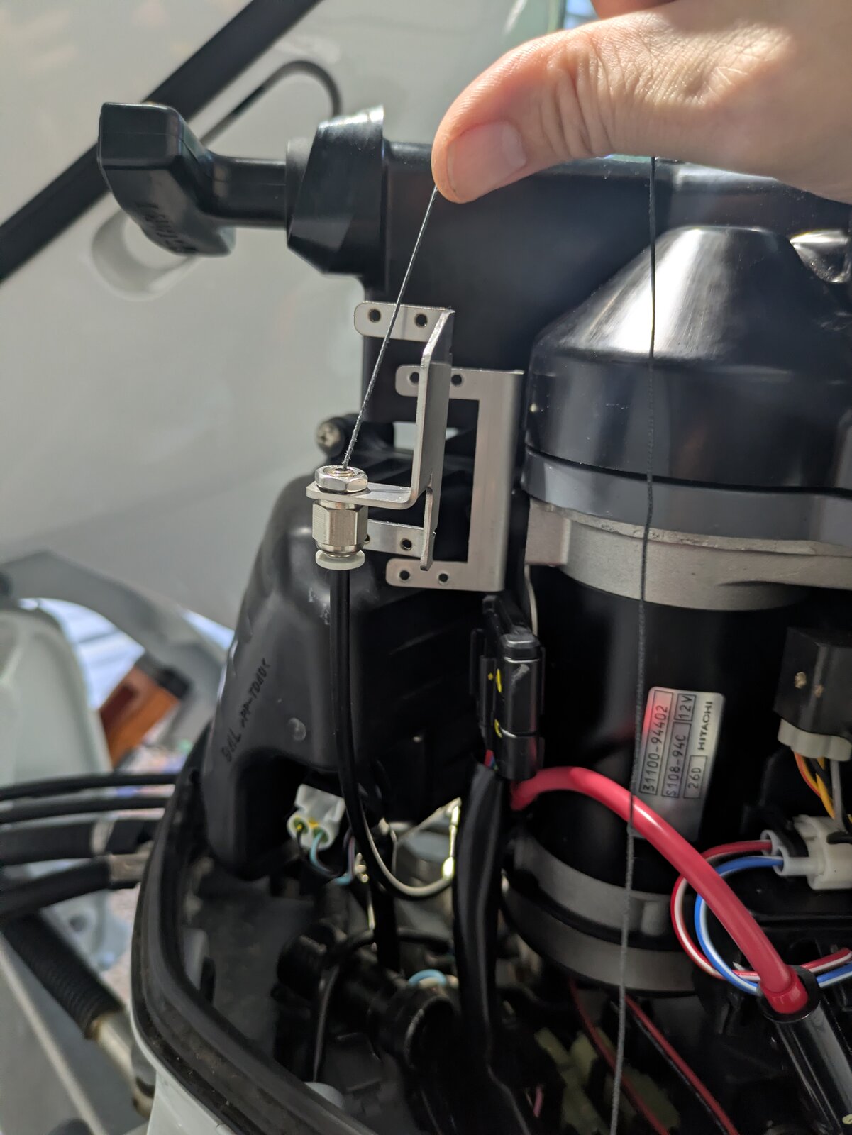 Positioning the servo on the mounting bracket
